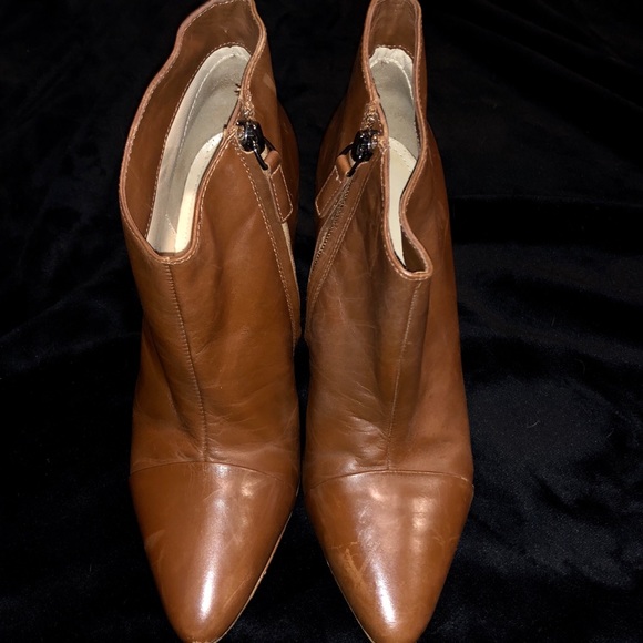 Camel/tan/brown pointed toe leather ankle booties - Picture 4 of 4